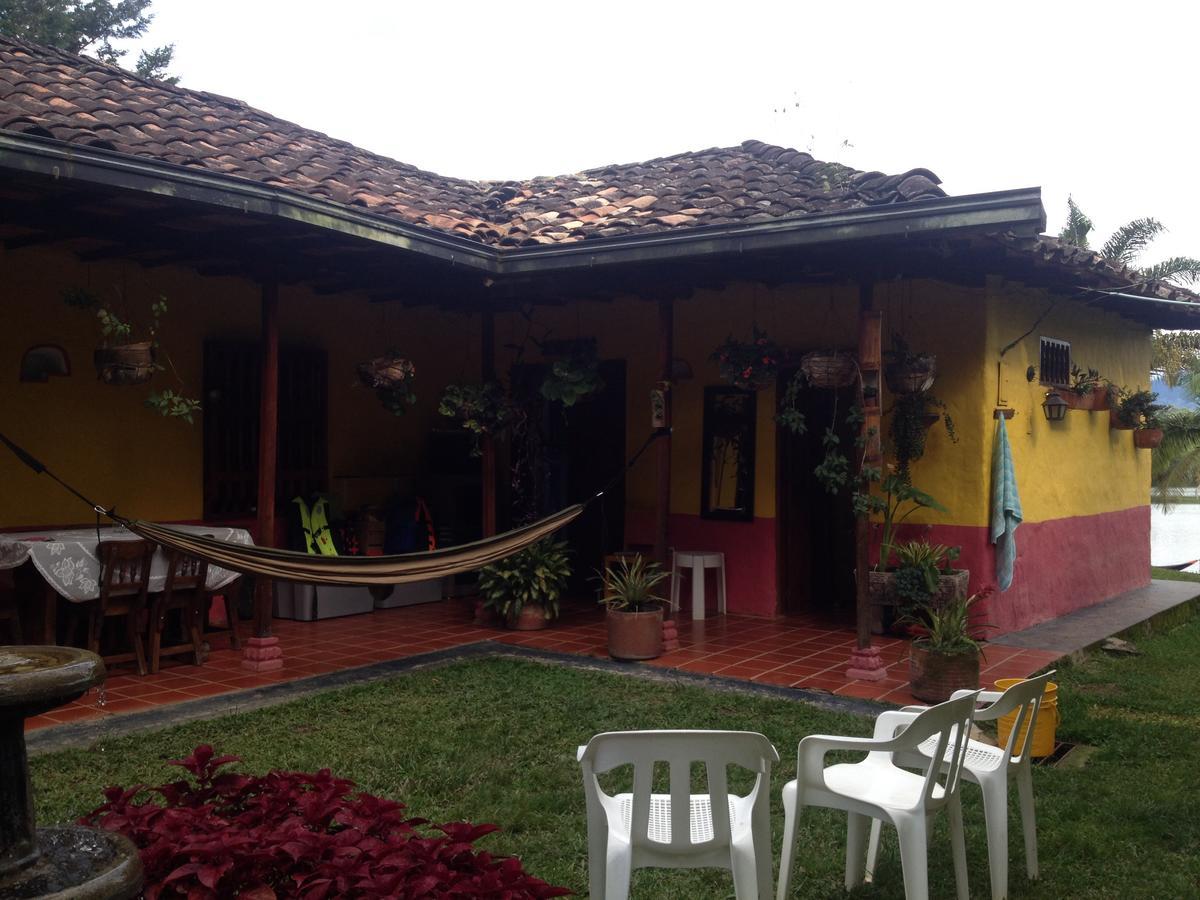 Casa Finca Tipica The Lake Hotel Guatapé エクステリア 写真